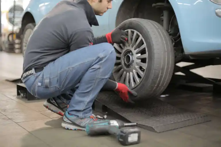 Changing tyres