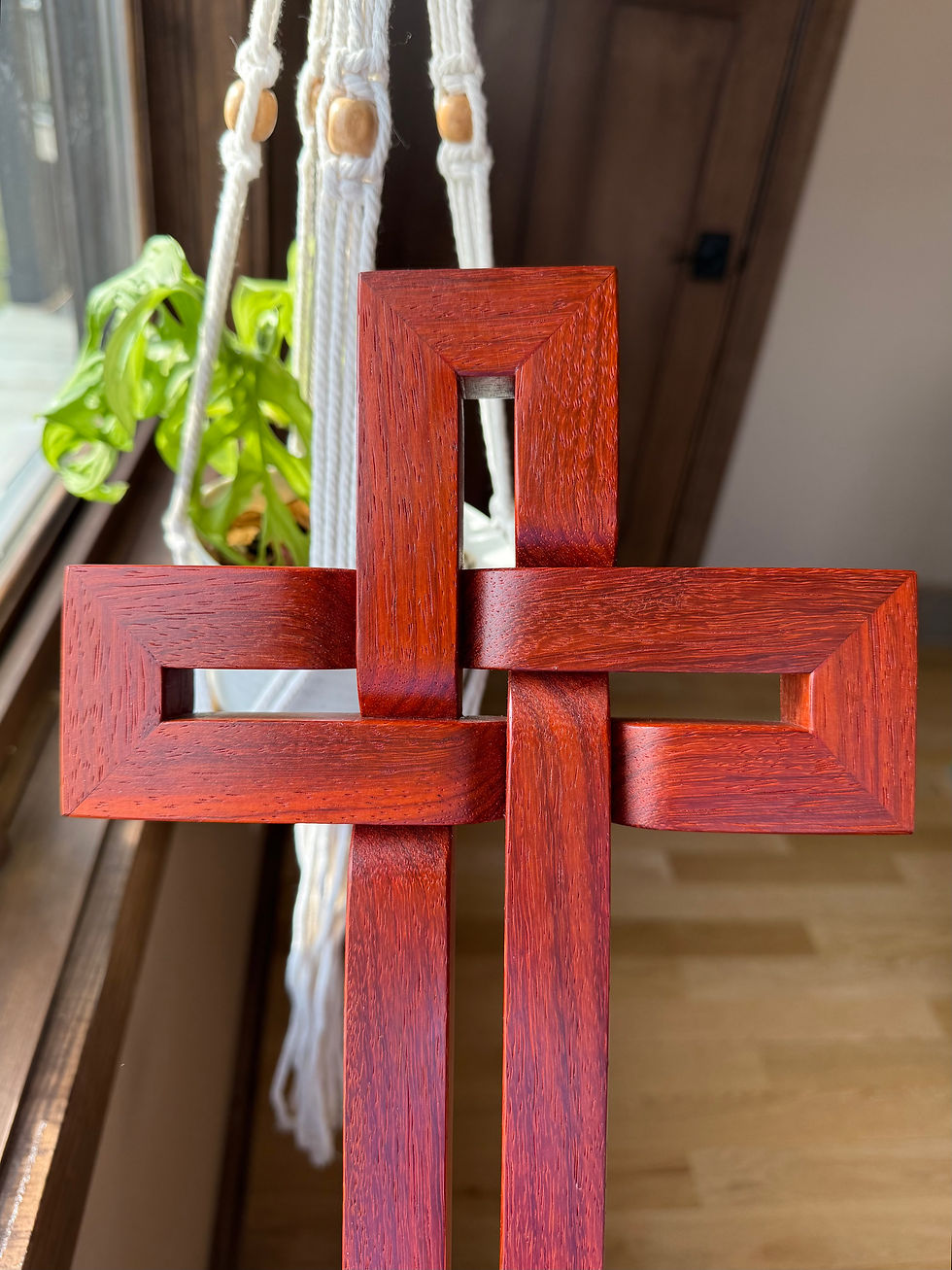 Thumbnail: Woven wooden cross