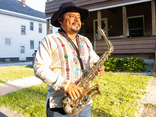 Bernardo Martínez Cano de Totontepec a los Berkshires: una vida guiada por el saxofón