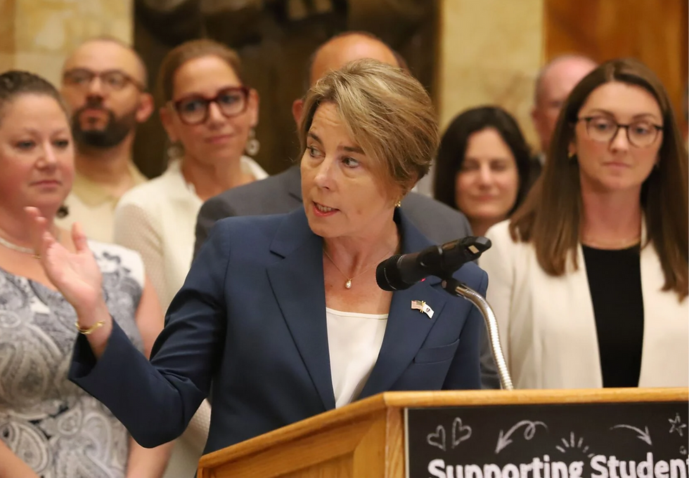Healey busca destinar 100 millones de dólares adicionales a las escuelas días después de promulgar el presupuesto