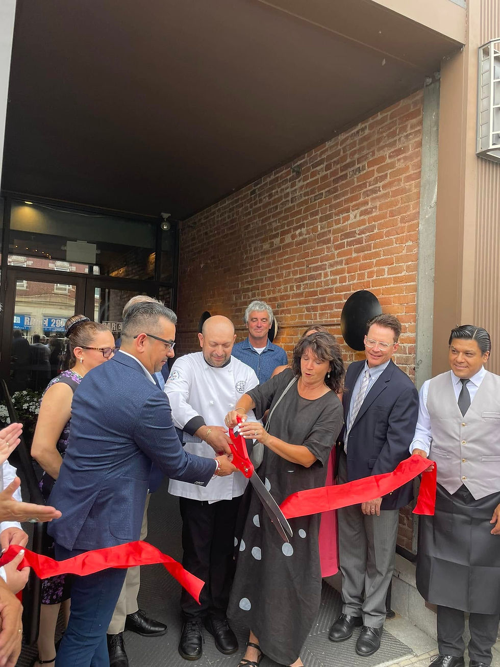 José en la inauguración de Rare 297. Foto: Downtown Pittsfield