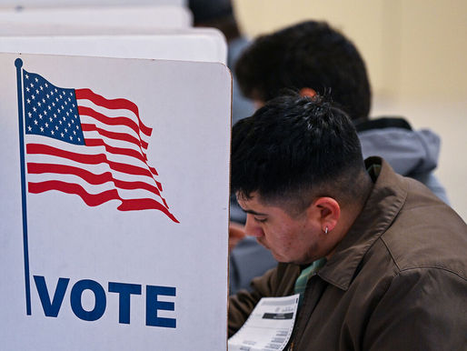 Una nueva encuesta revela dónde se encuentran los votantes latinos de cara a 2026.
