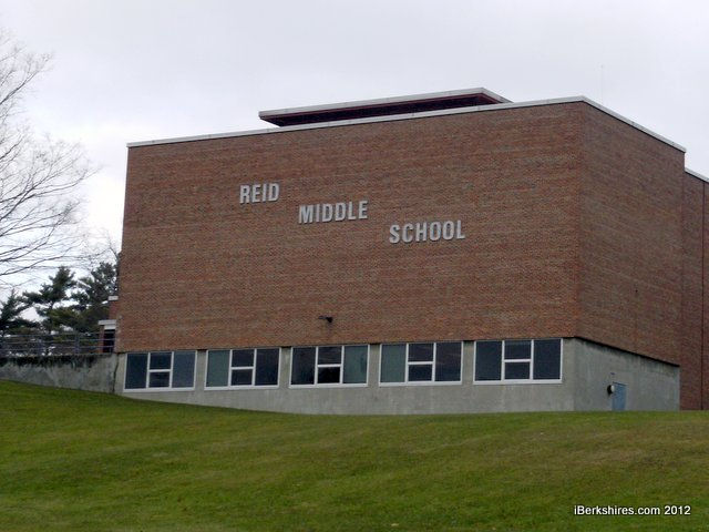 PITTSFIELD RECIBE $26,000 PARA FORTALECER LA EDUCACIÓN CÍVICA EN SUS ESCUELAS
