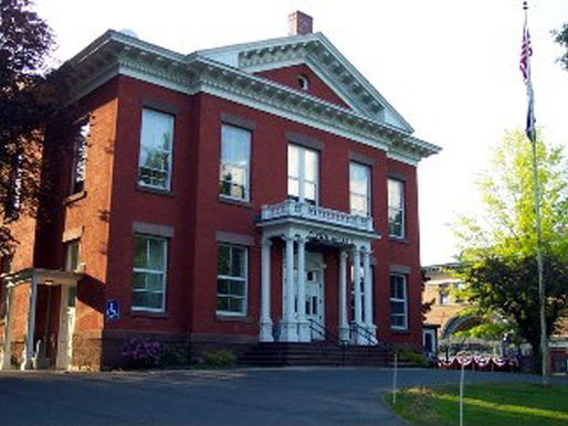 Propuesta para reservar $1.2 millones por caso vial divide a autoridades de Great Barrington.