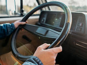 Tachigrafo obbligatorio anche per i veicoli leggeri 2,5–3,5 t: un webinar per capire cosa cambia dal 1° luglio 2026