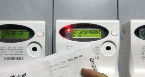 Fisco 'gonfia' bollette elettriche di Pmi: pagano energia 2 miliardi in più di media Ue