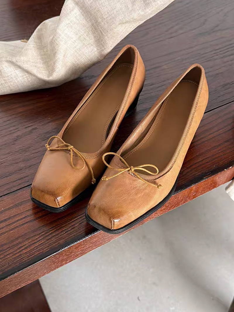 Lambskin brushed off color ribbon round low heels 1