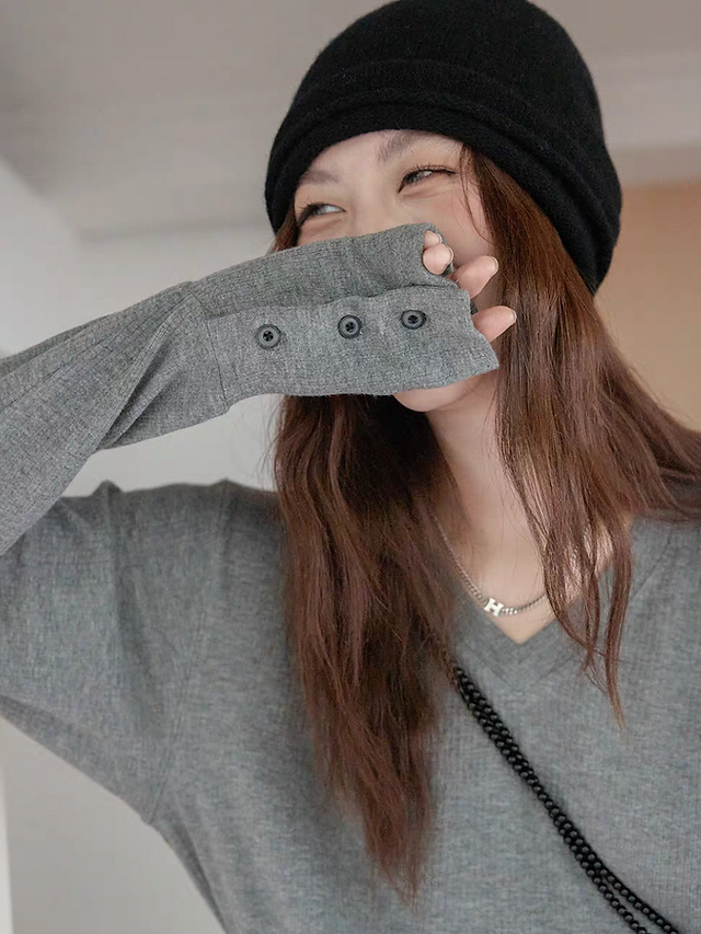 V neck embossed 20% wool cotton rayon spandex buttoned sleeves sweater 6