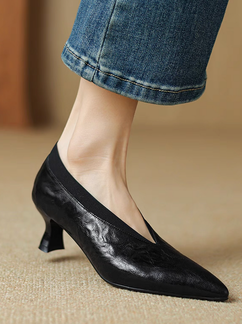 Front slit lambskin pointy low heels 5