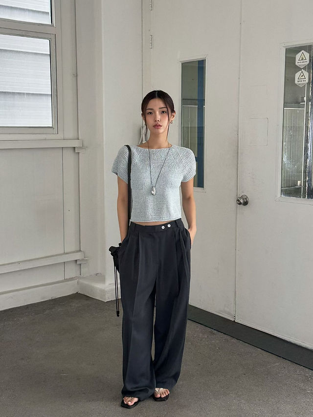Elastic sleeves linen cotton rolled trim cropped knitwear  10