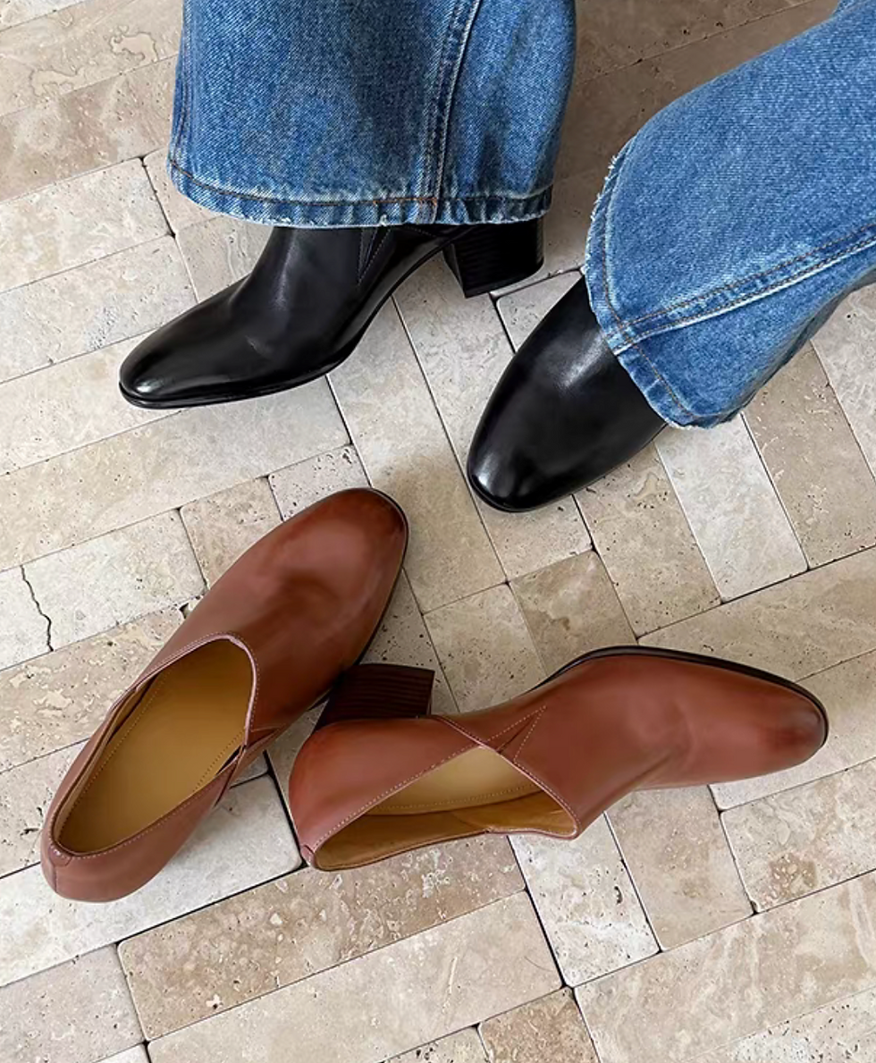 Thumbnail: Pointy ruffled calf leather low heels