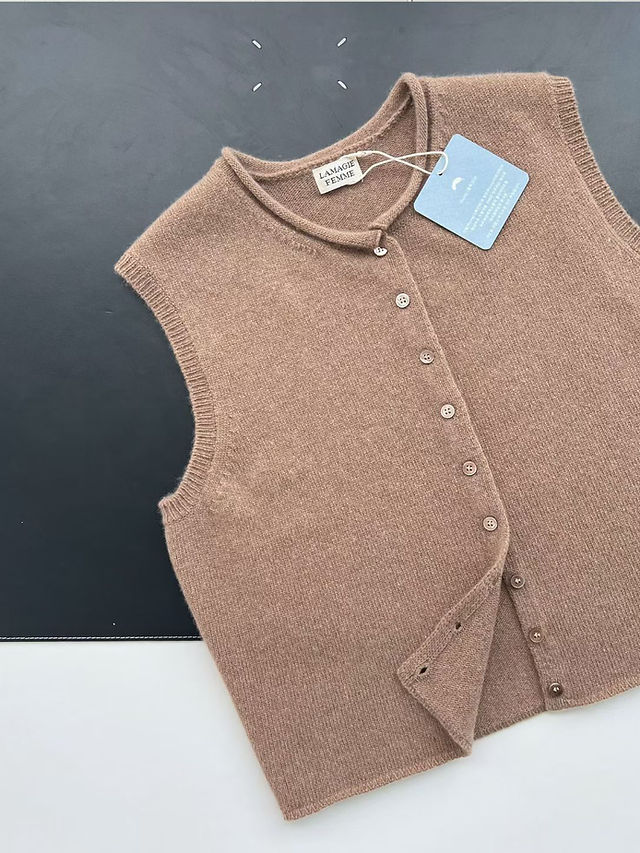 Rolled trim shell buttoned super fine wool knitted vest  1