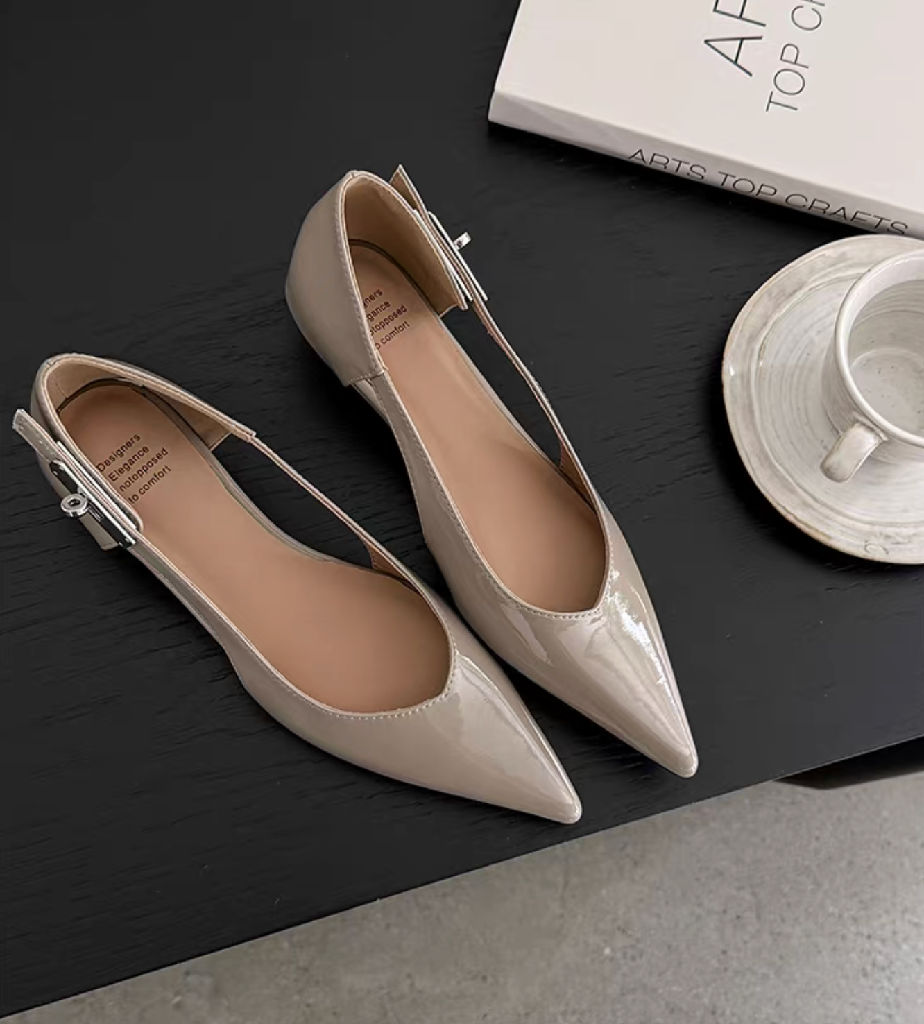 Oil waxed lambskin side silver metal twist buckle pointy shoes