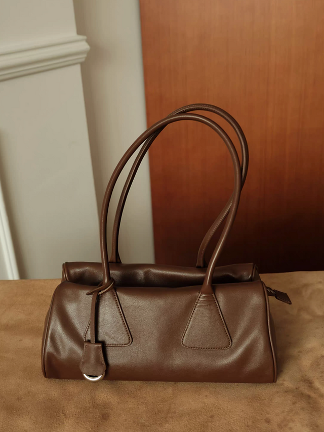 Smooth calf leather key charm triangular baguatte shoulder bag 5