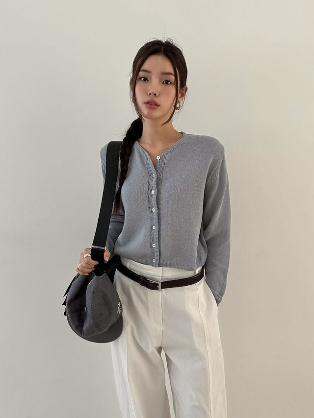 Crewneck buttoned longsleeved nylon cotton cardigan   1