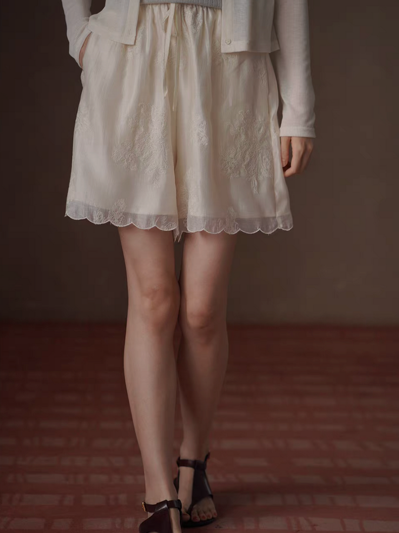 Ivory crochet lined tencel poly elasticated floral shorts 5