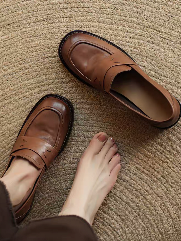 Calf leather stitched trim penny saver loafers 5