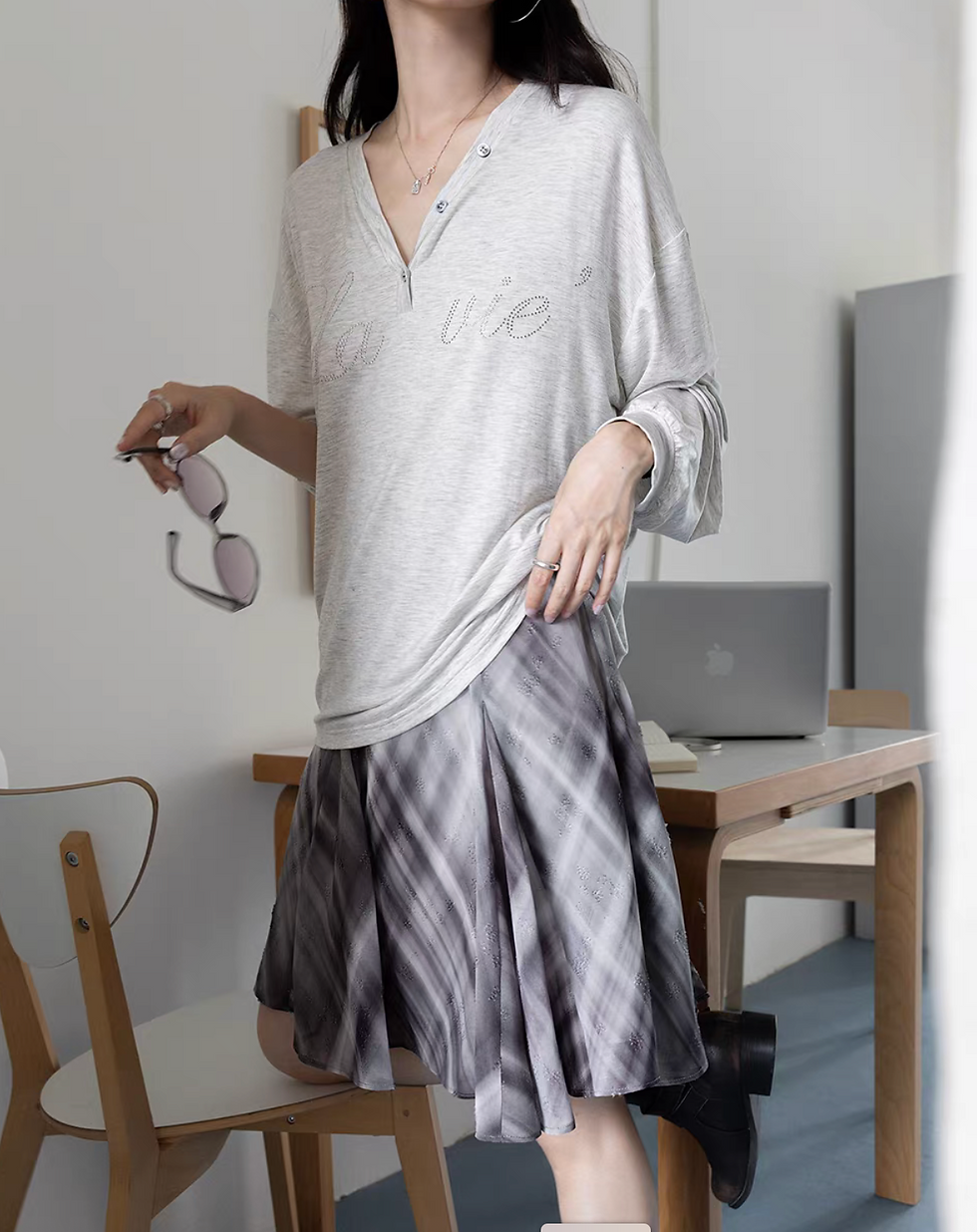 Thumbnail: V neck shell deco lyocell rayon longsleeved print tee
