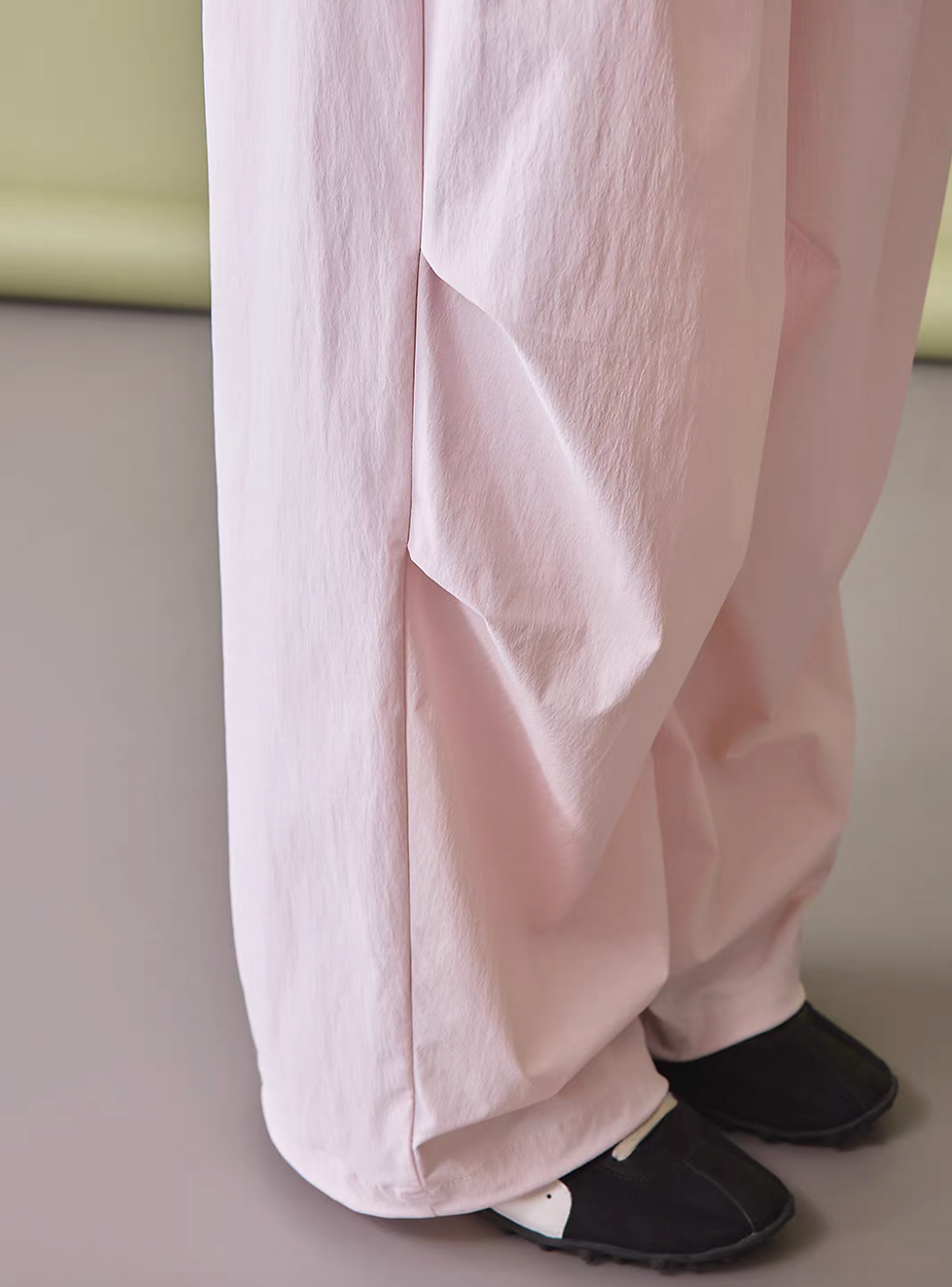 Thumbnail: Ruffled trim drawstring blossom pink pleats pants