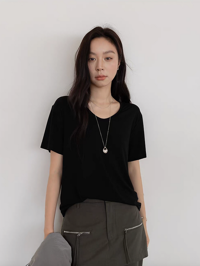 U neck cotton shortsleeved tee 9