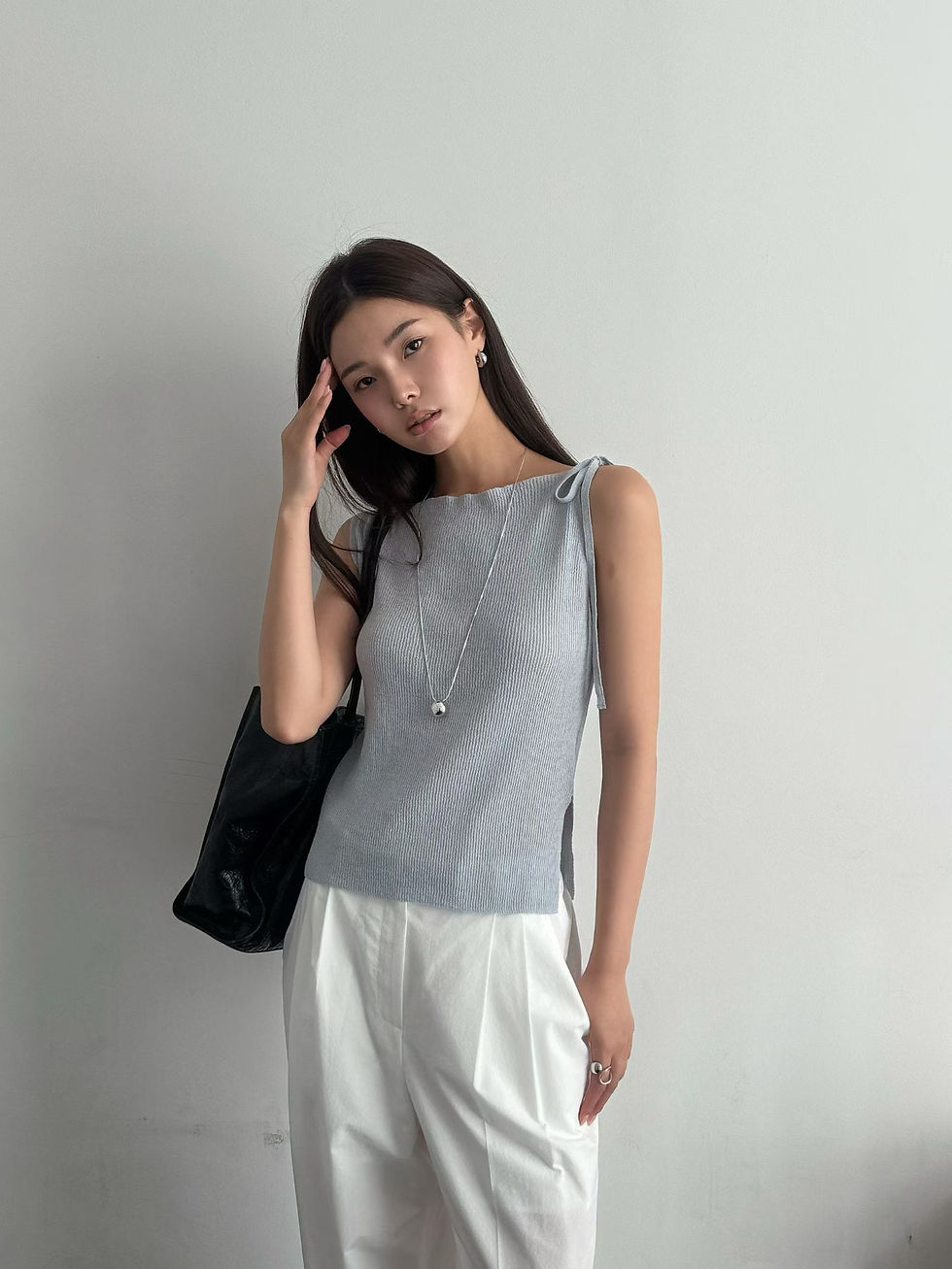 Thumbnail: Shoulder knot rubbed stretchy side slit cotton nylon knitted vest