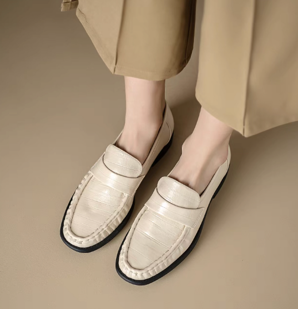 Thumbnail: Embossed calf leather contour loafers