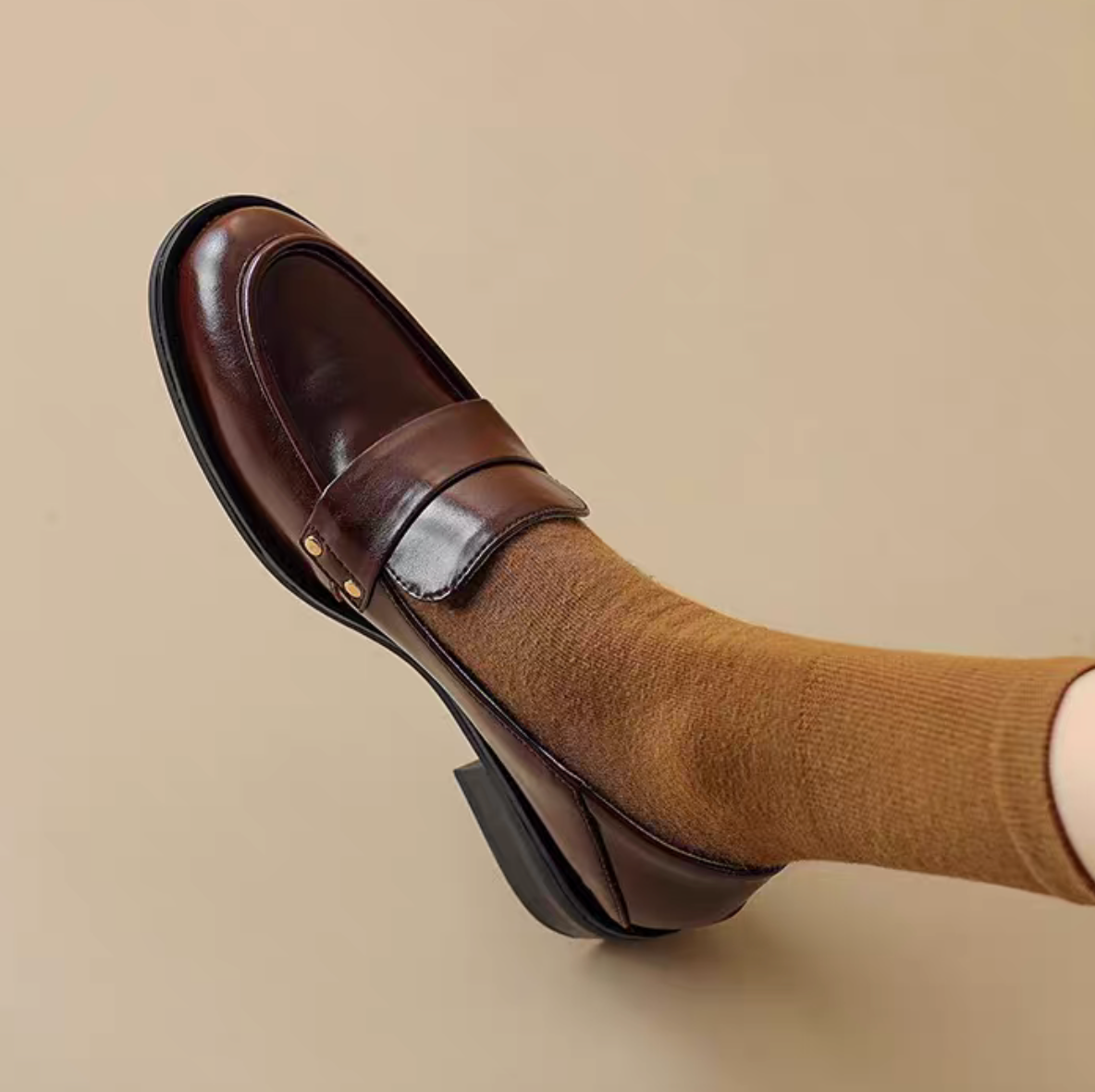 Side studs penny save calf leather loafers