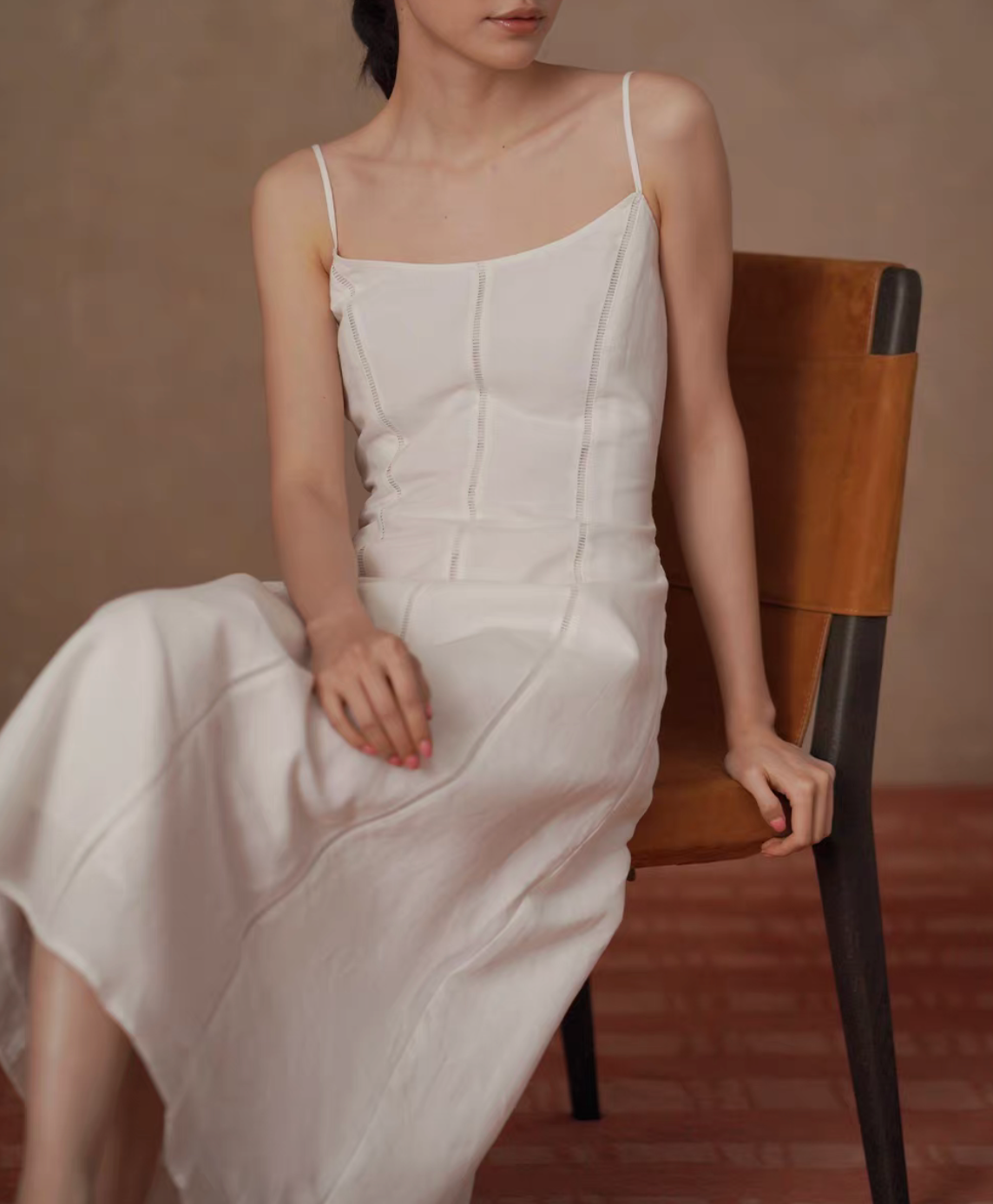 U neck contour linen lined slim cut summer slipdress