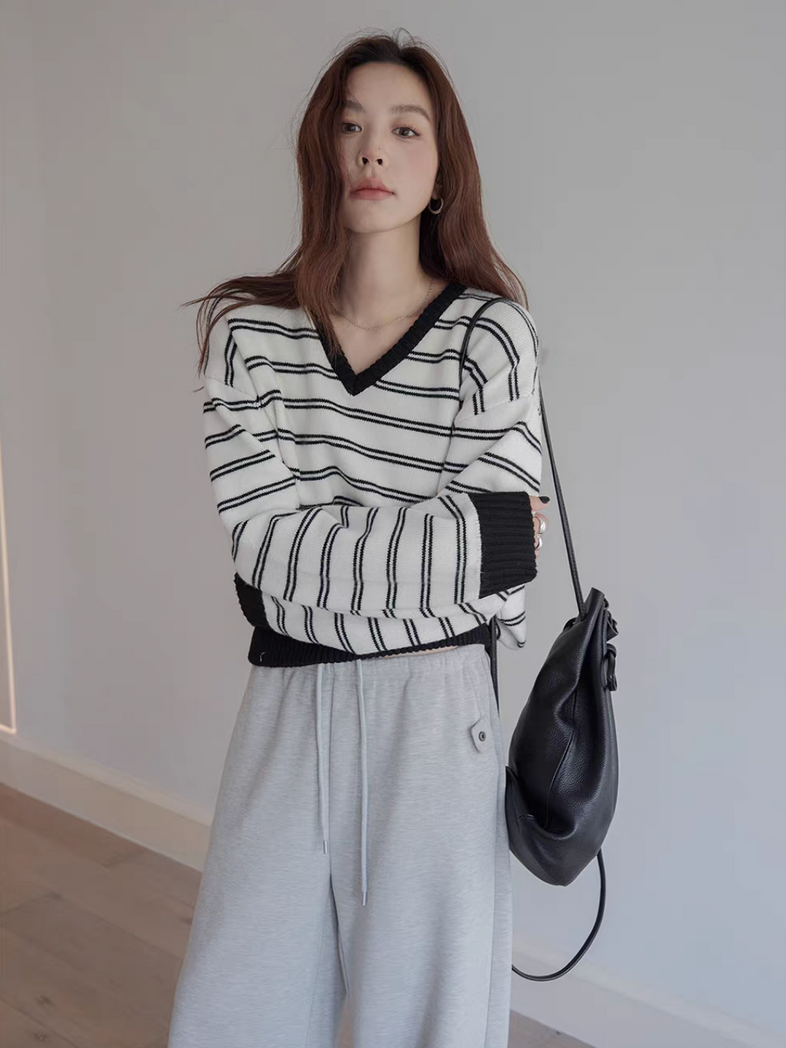 Fluffy wool striped V neck color blocking 26% wool rayon knitwear 9