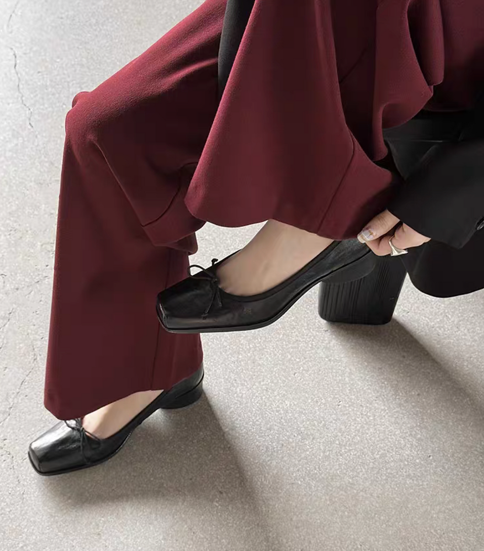 Thumbnail: Lambskin brushed off color ribbon round low heels