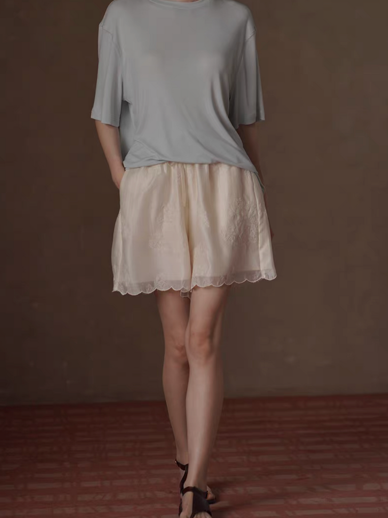 Ivory crochet lined tencel poly elasticated floral shorts 9