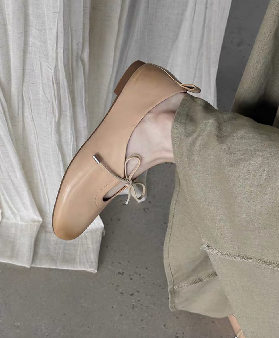 Thumbnail: Soft brushed off calf leather crochet lacing shoes