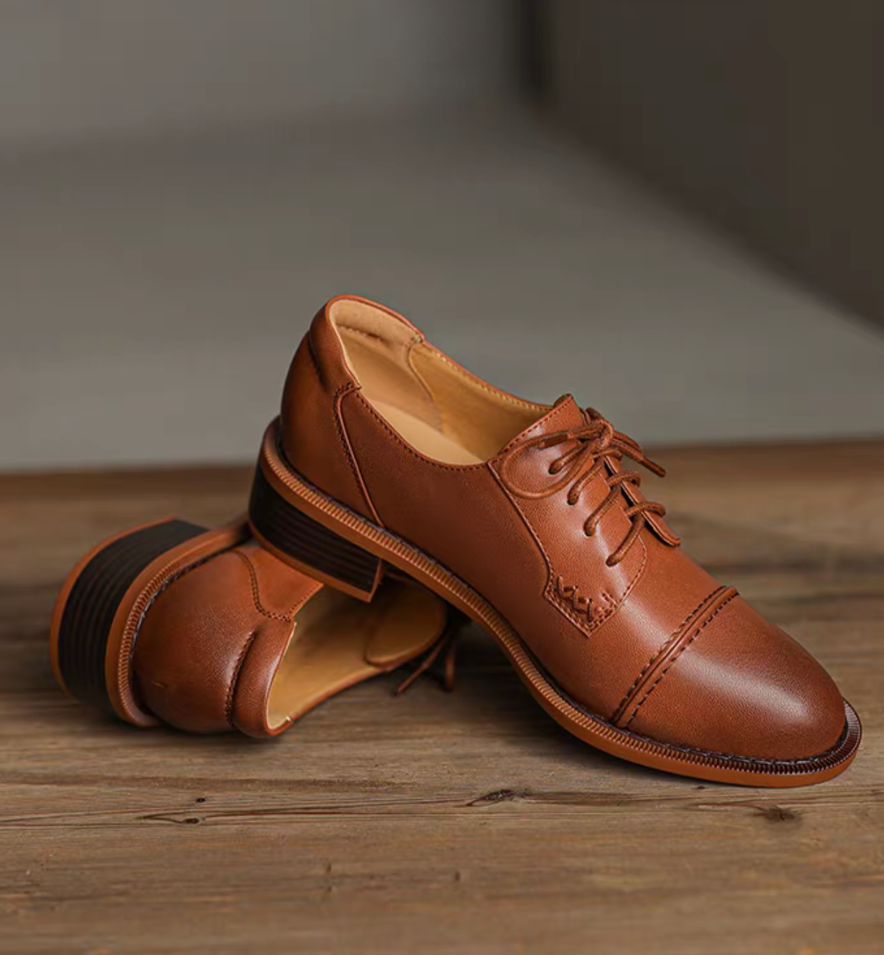 Lambskin contour line wool heel lacing shoes