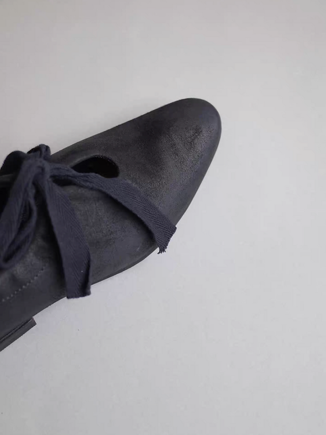 Made in Paris sheep skin side knots two way lacing round heel  black loafers 3