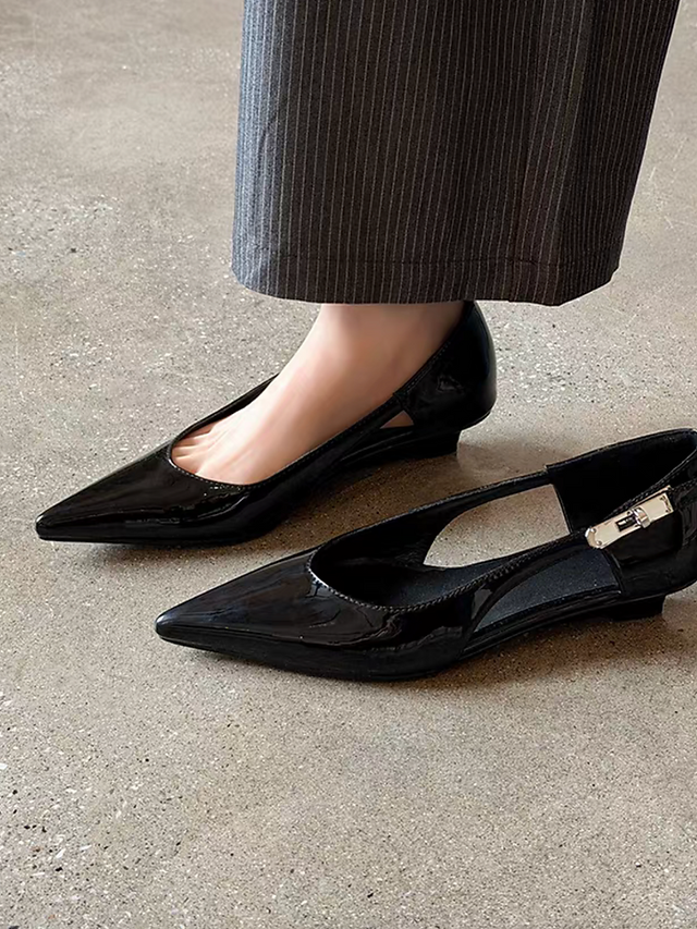 Oil waxed lambskin side silver metal twist buckle pointy shoes 3