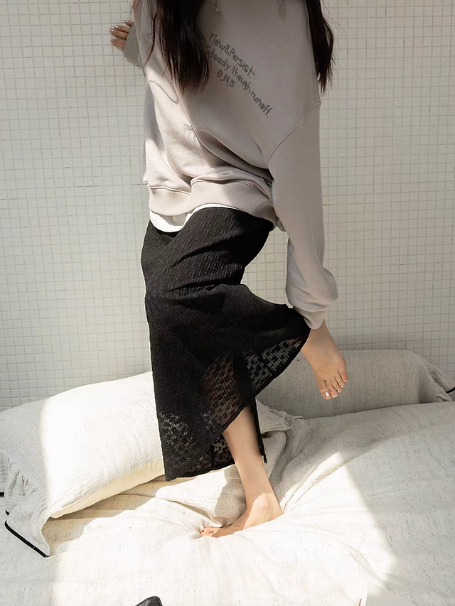 Cotton crewneck print sweater 4