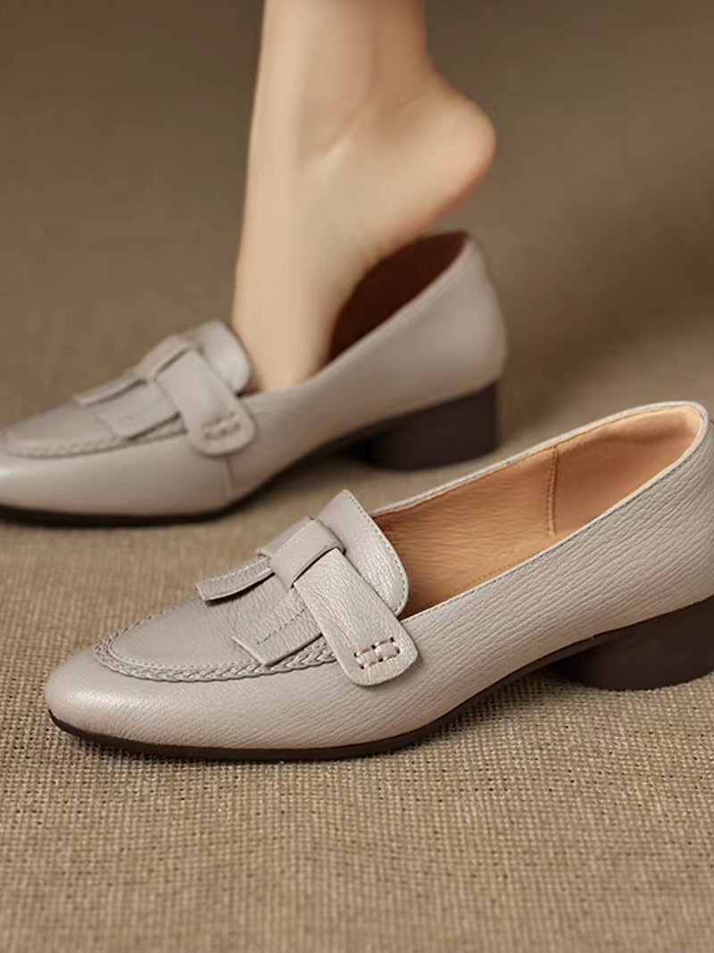 Grain lambskin bow design round heel loafers 4