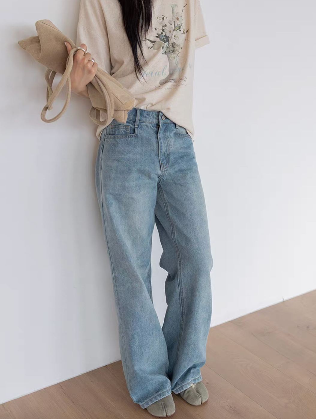 High waisted acid washed back pocket embroidered denim pants
