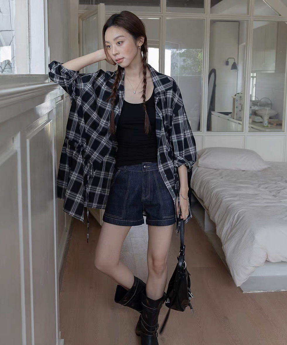 Thumbnail: High waisted white stitched denim navy shorts