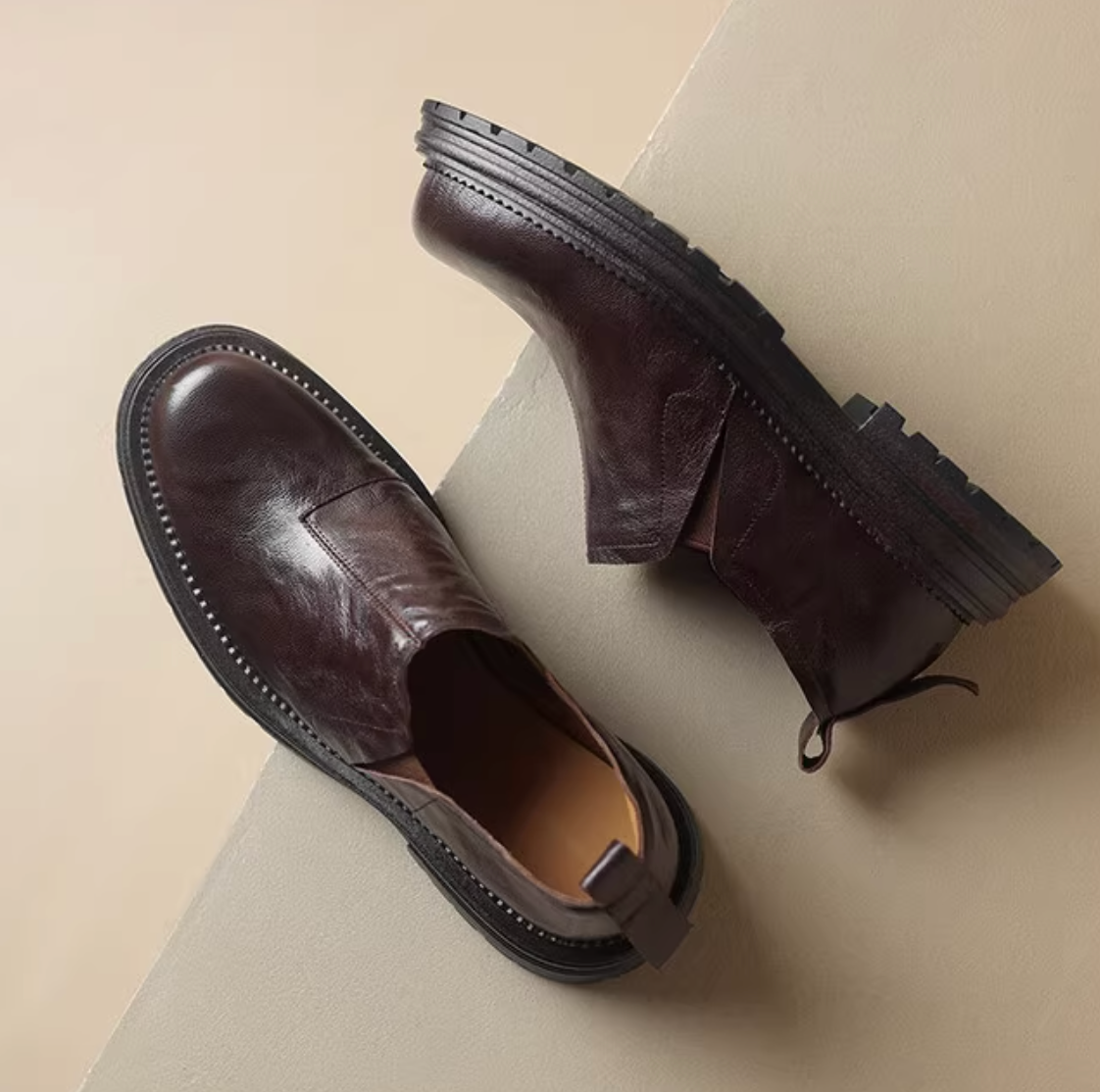 Back folded straps ruffled calf leather contour shoes