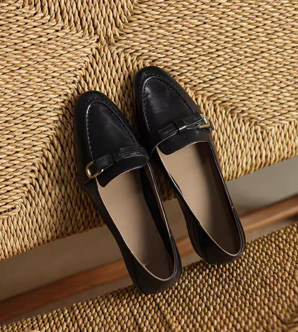 Thumbnail: Calf leather thin buckle bow strap loafers