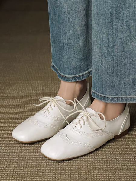 Soft calf leather brogue lacing shoes