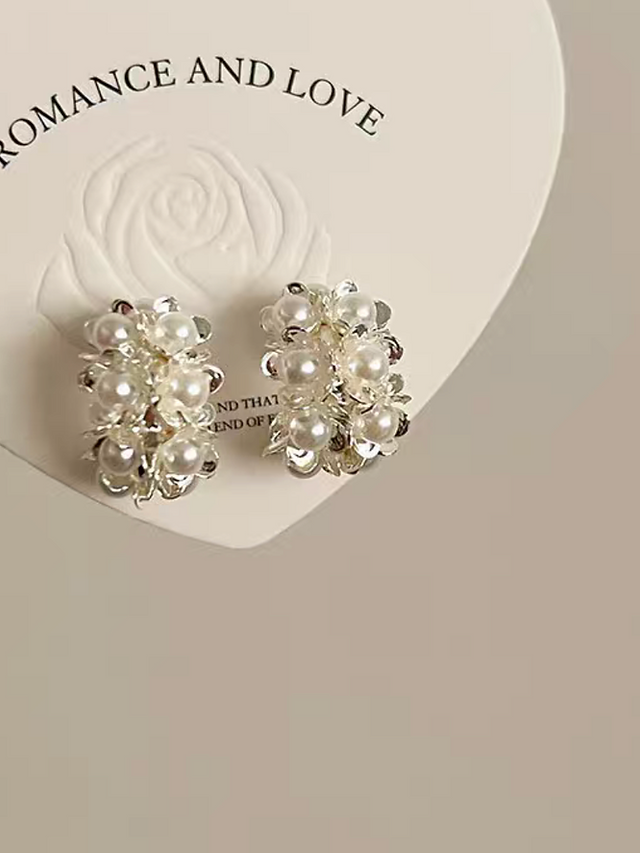 Alloy plastic pearl floral cluttered earrings 4
