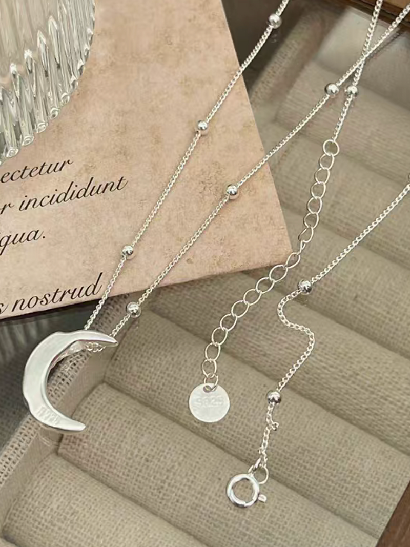 Engraved crescent moon 925 silver necklace 2