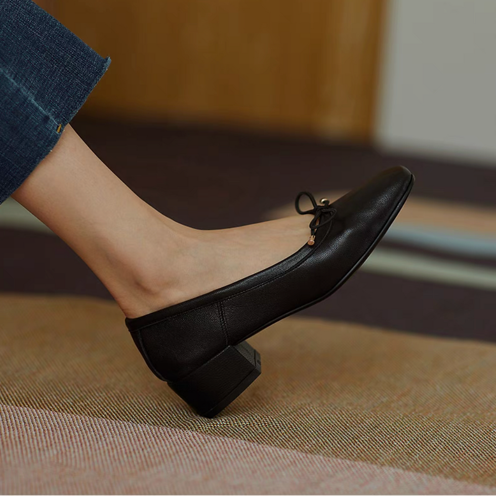 Thumbnail: Calf leather ribbon low heels