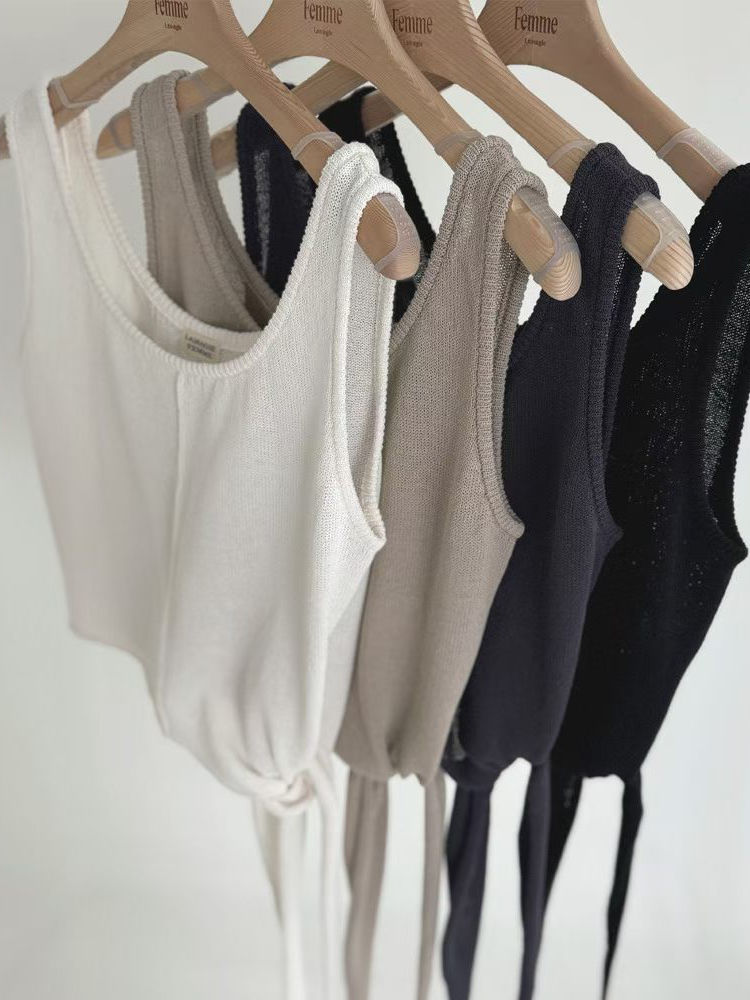 Side knot contour U neck knitted cotton nylon vest  2