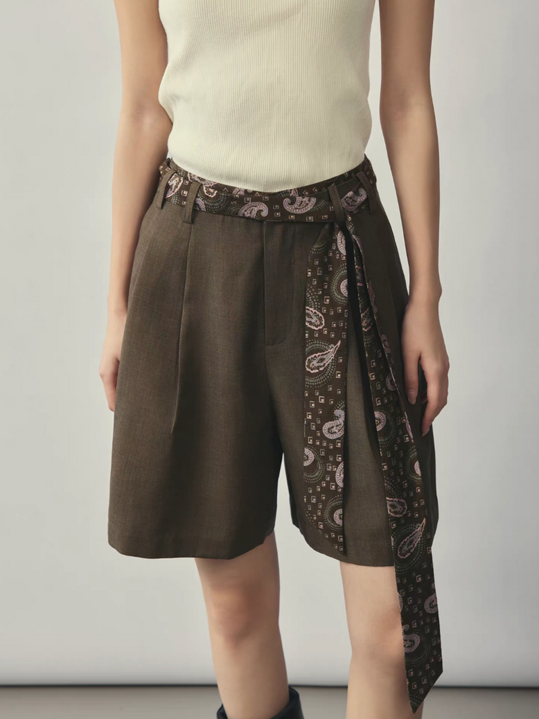 Patterned silky belt included high waisted mocha pleated shorts 9