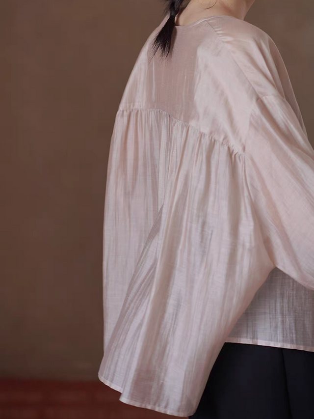 Pastel pink embossed crewneck raglan blouse / outer 7