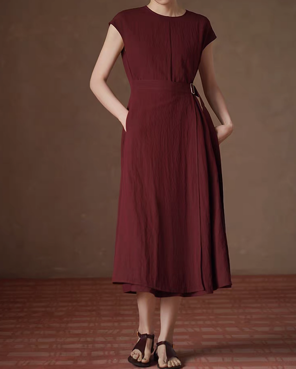 Thumbnail: Crewneck deep burgundy poły rayon belted midi layered dress