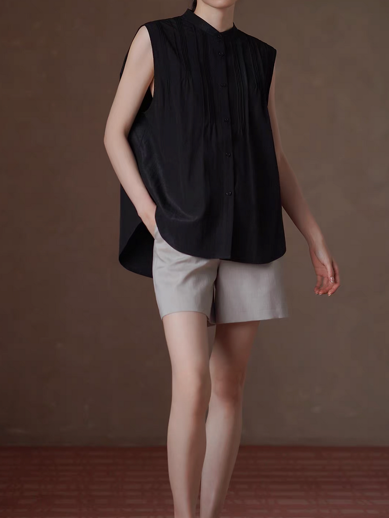 Crewneck pleated buttoned black tencel vest 11